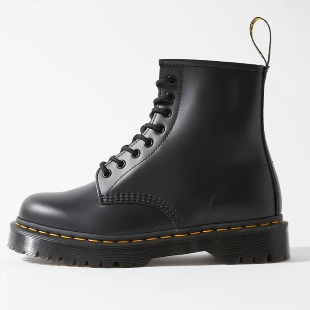 DR. MARTENS 1460 Womens Boots Size 7